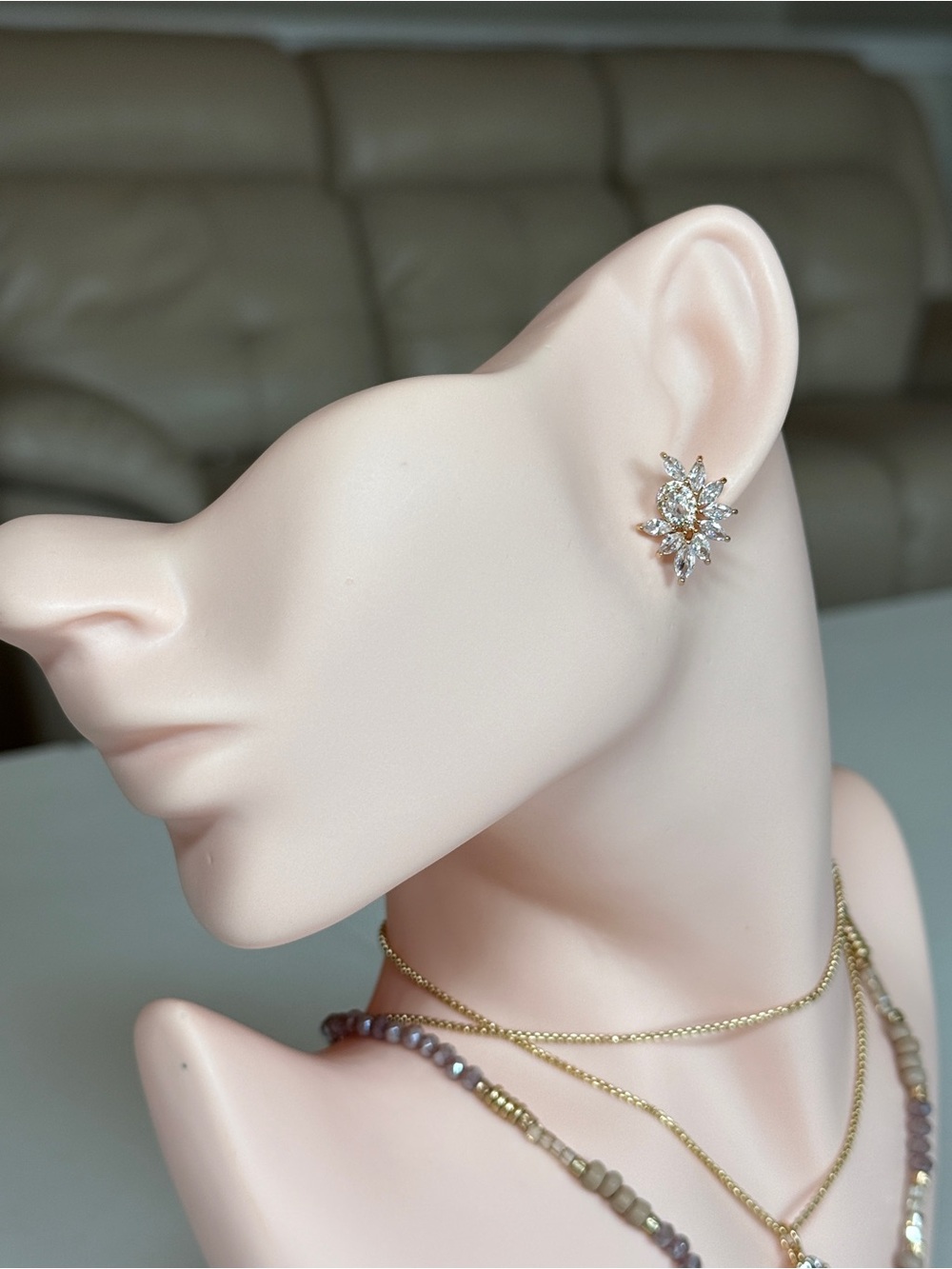High Quality Gold Crystal Stud Earrings - Elegant Women's Jewelry